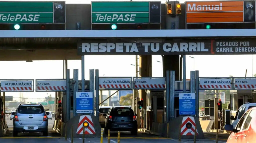 Cabina de peaje TelePASE en autopista argentina